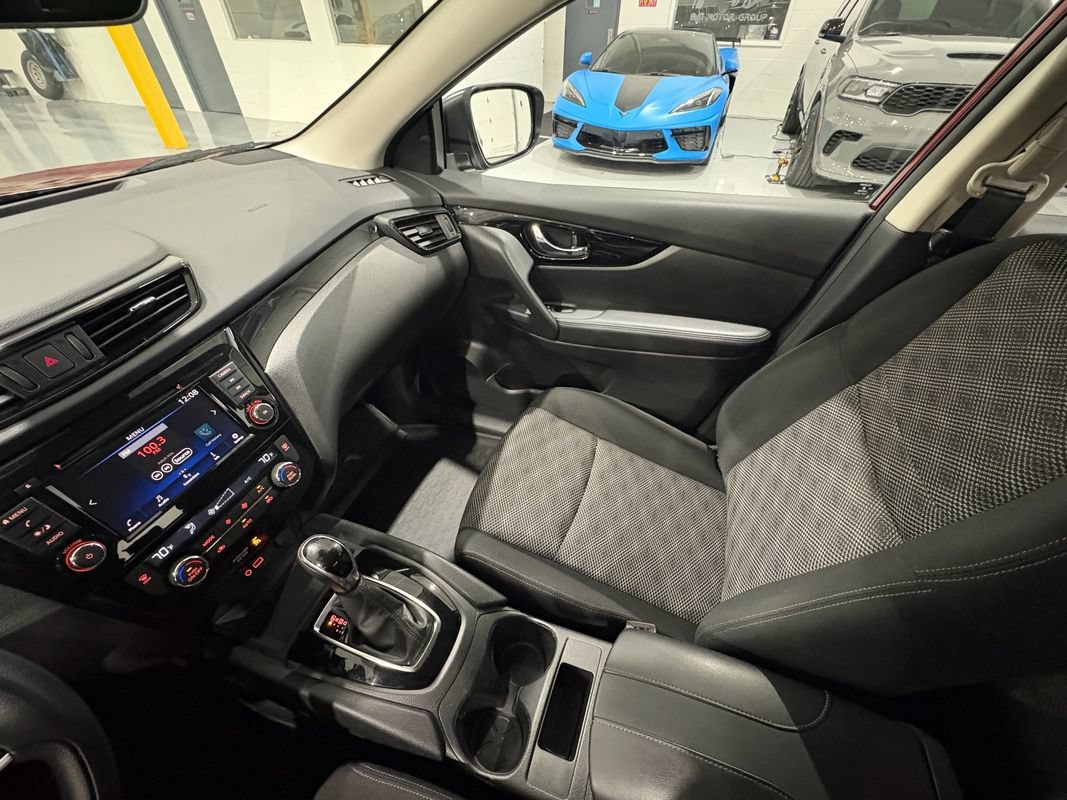 Used 2019 Nissan Rogue Sport SV AWD/4WD image 26