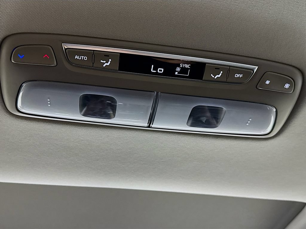 Used 2025 Kia Telluride EX w/ EX Captain's Chair Package FWD image 33