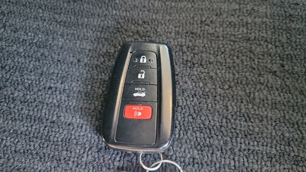 Certified 2022 Toyota Camry SE w/ Cold Weather Package AWD/4WD image 28