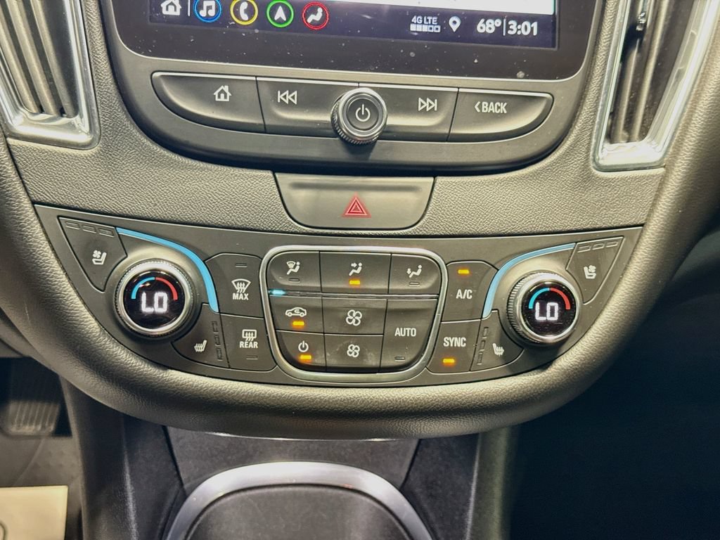 Used 2019 Chevrolet Malibu Premier w/ Sun and Wheel Package FWD image 15