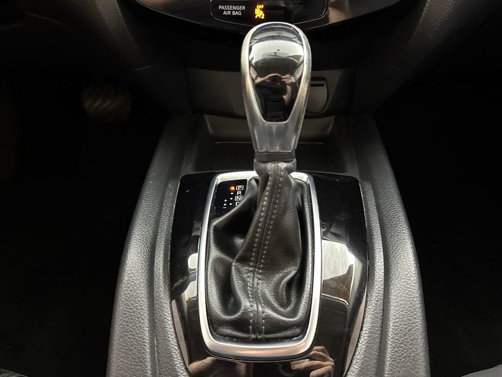 Used 2018 Nissan Rogue SV FWD image 18