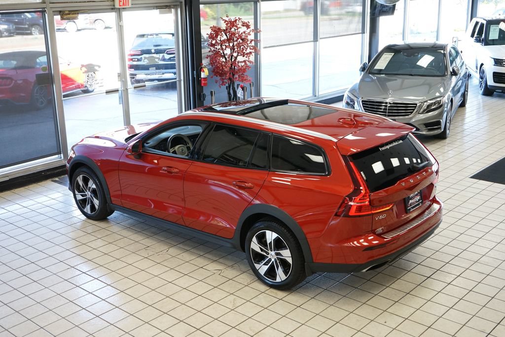 Used 2022 Volvo V60 T5 Cross Country AWD/4WD image 58