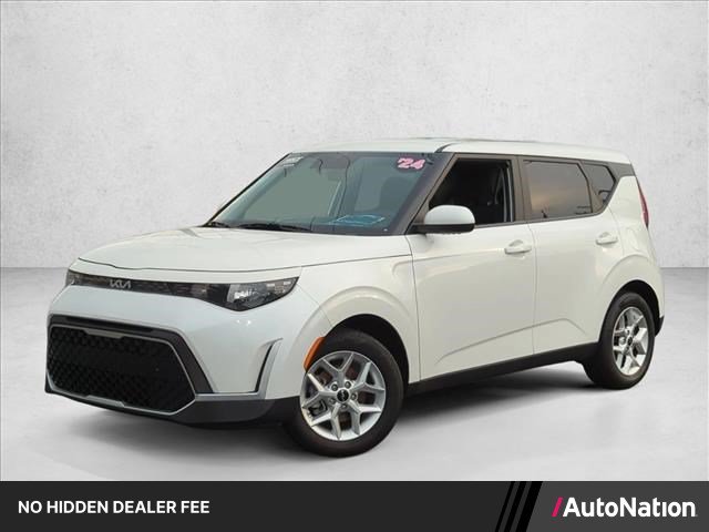 Used 2024 Kia Soul LX w/ Option Group 015 FWD image 1