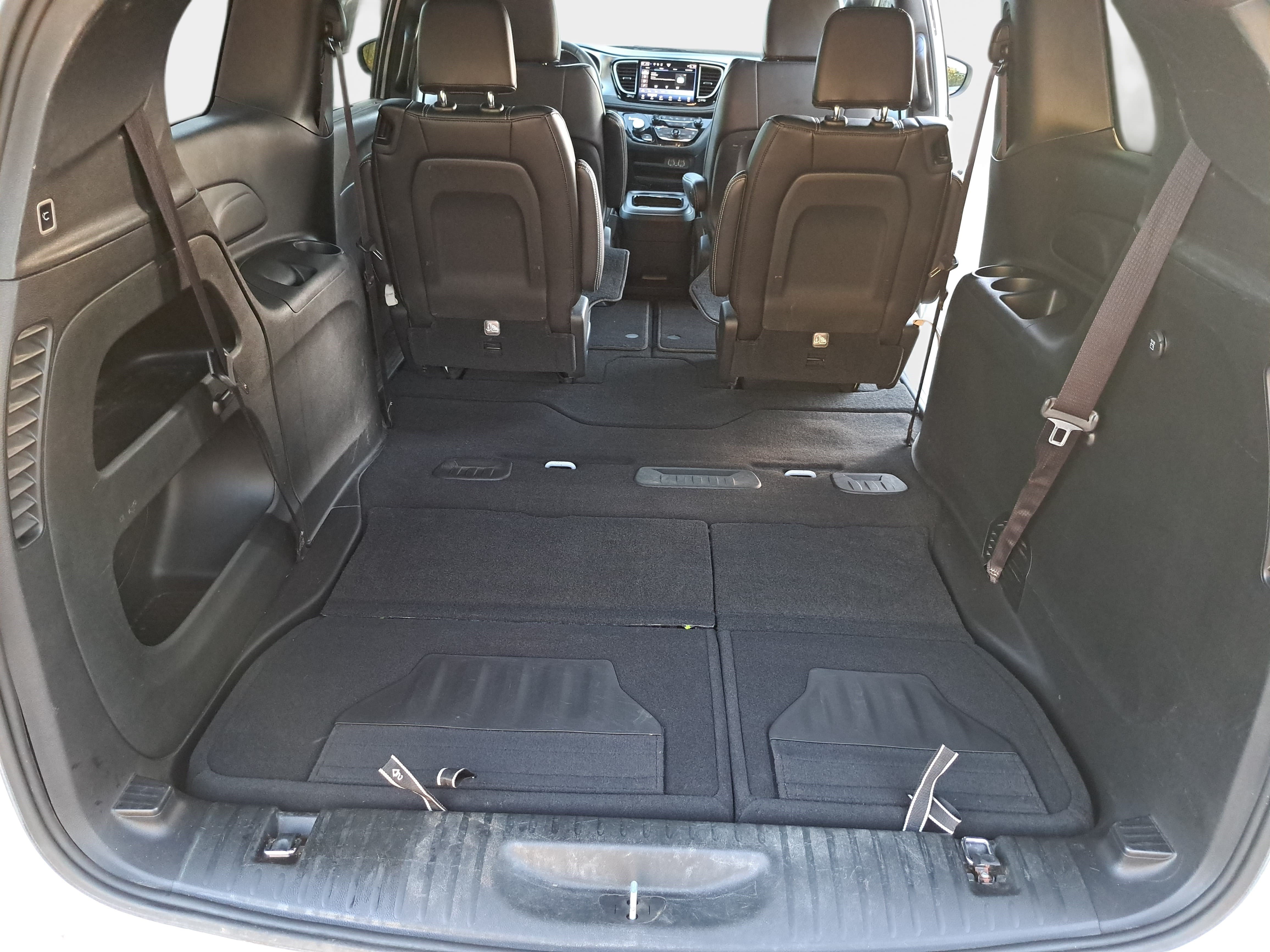 Used 2023 Chrysler Pacifica Touring-L w/ S Appearance Package AWD/4WD image 14