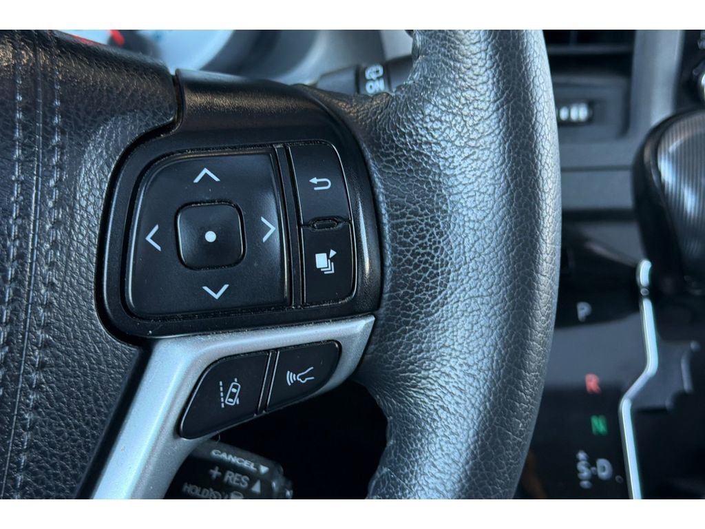 Used 2020 Toyota Sienna SE w/ SE Preferred Package FWD image 31