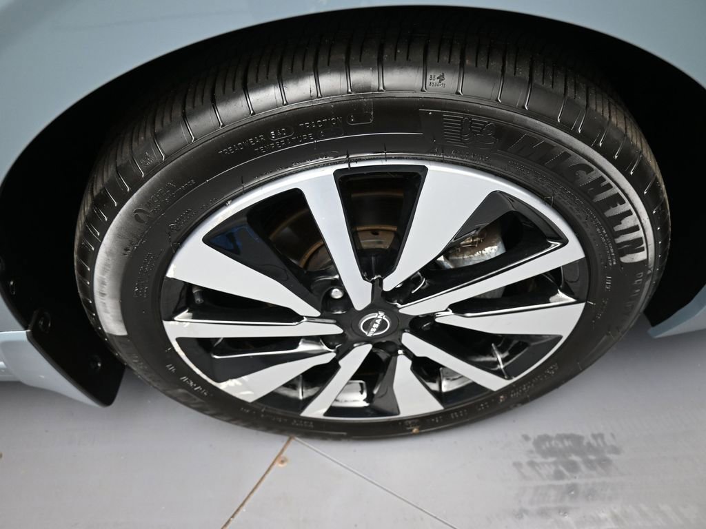 Used 2024 Nissan Sentra SV w/ SV Premium Package FWD image 13