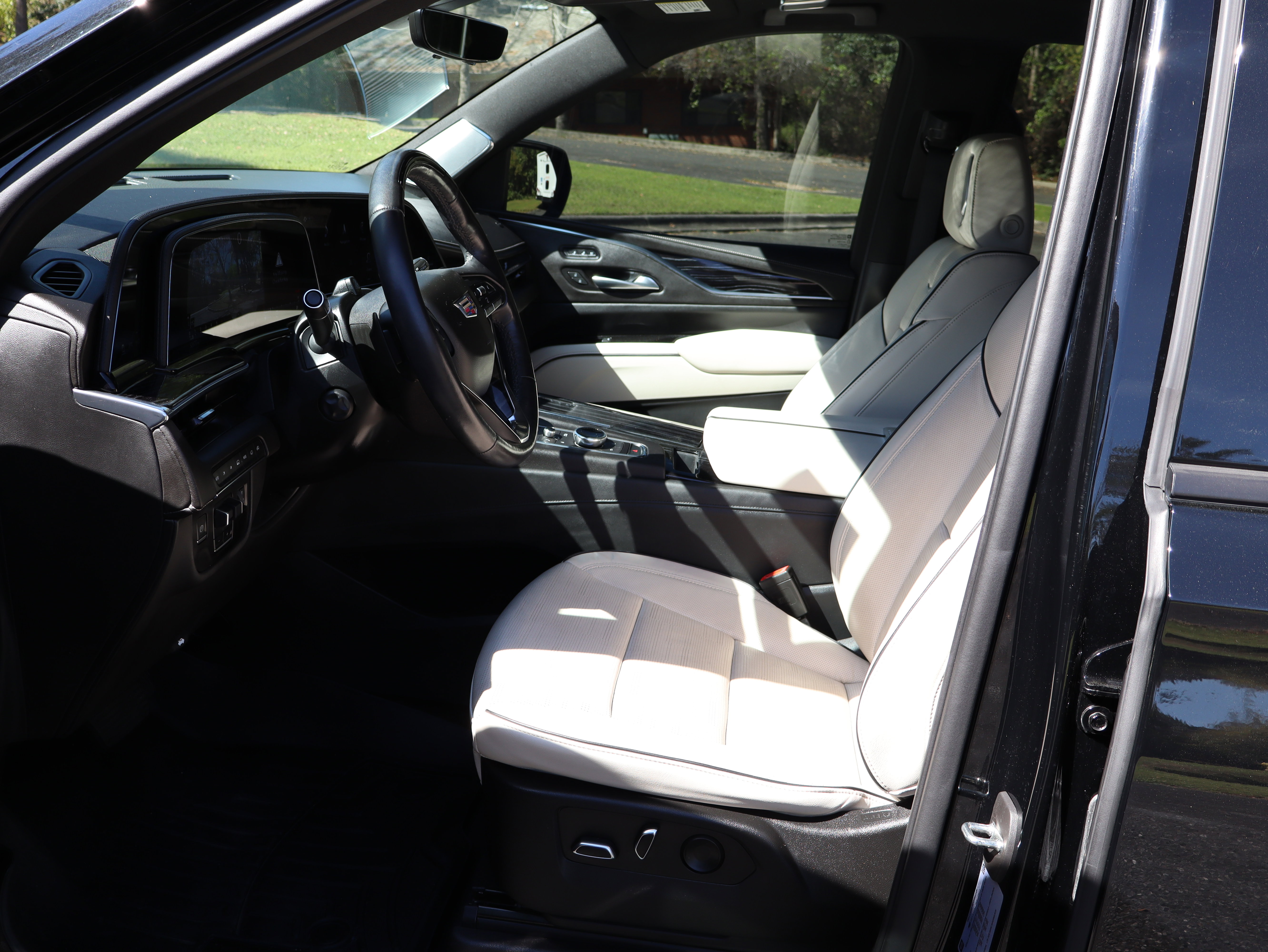 Used 2022 Cadillac Escalade Sport w/ Touring Package image 21