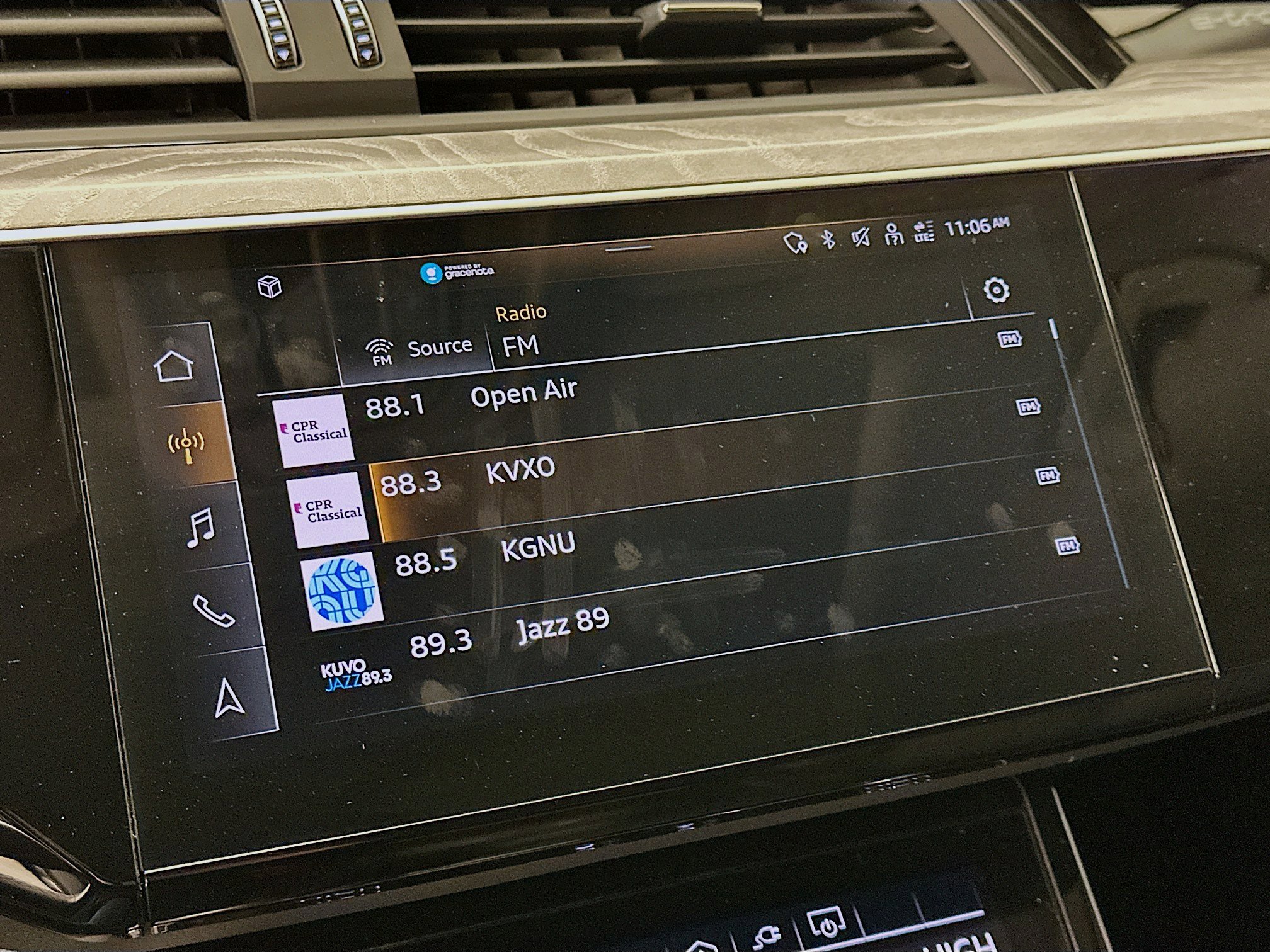 Used 2022 Audi e-tron Premium image 21