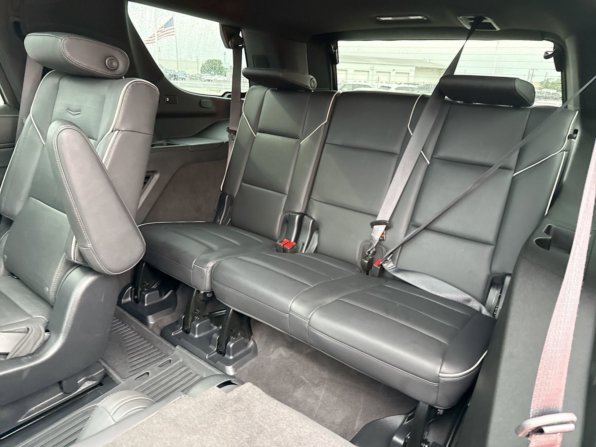 Used 2023 Cadillac Escalade Sport w/ LPO, Floor Liner Package AWD/4WD image 25