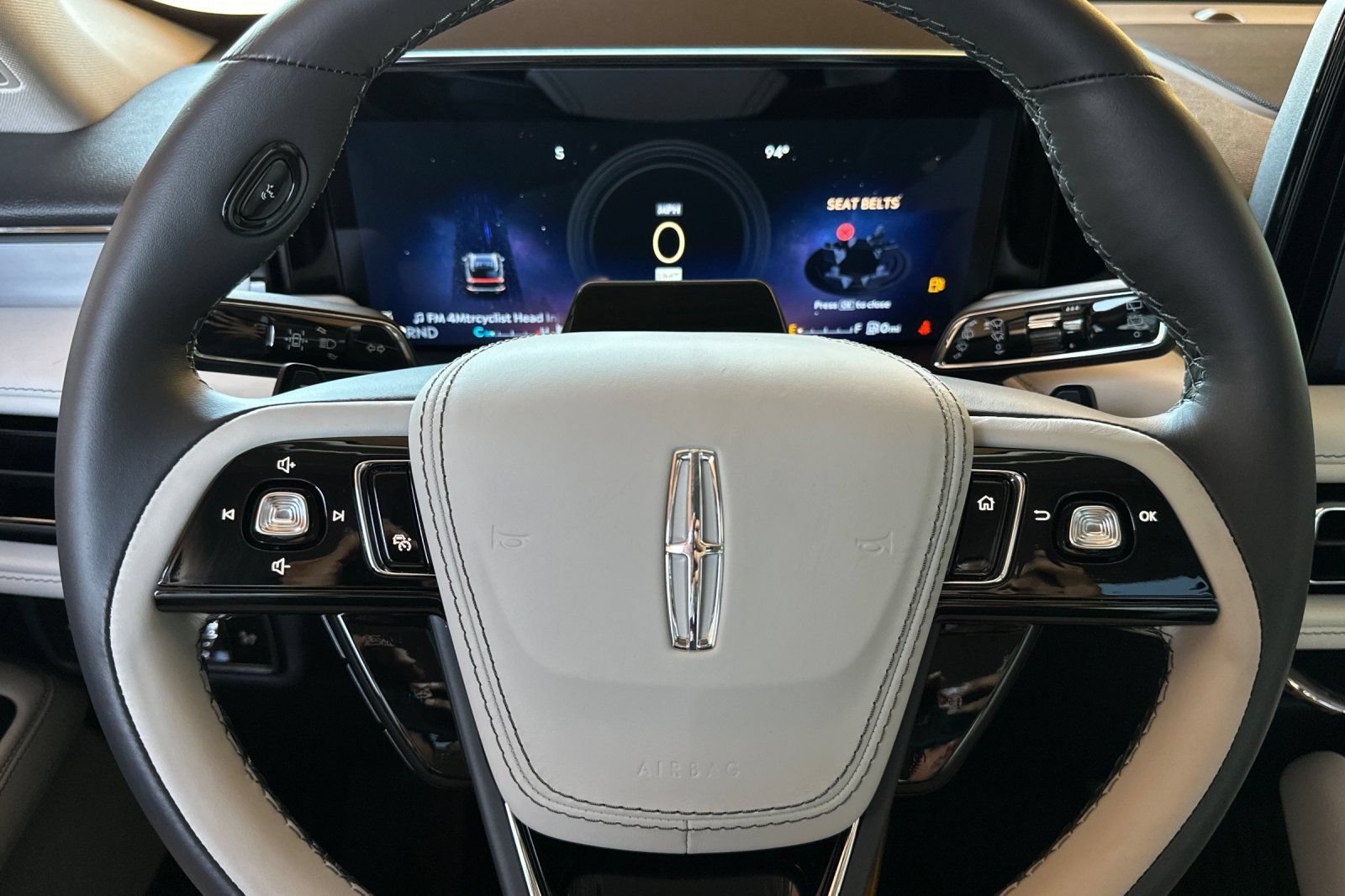 New 2026 Lincoln Aviator Reserve w/ Luxury Package RWD image 24