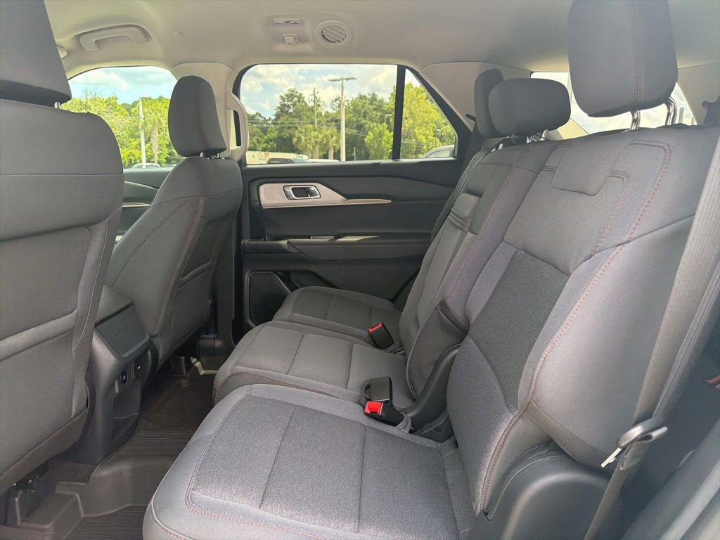 Used 2025 Ford Explorer Active RWD image 20