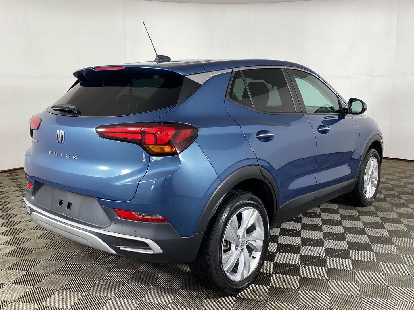 Used 2024 Buick Encore GX Preferred w/ Comfort Package AWD/4WD image 5