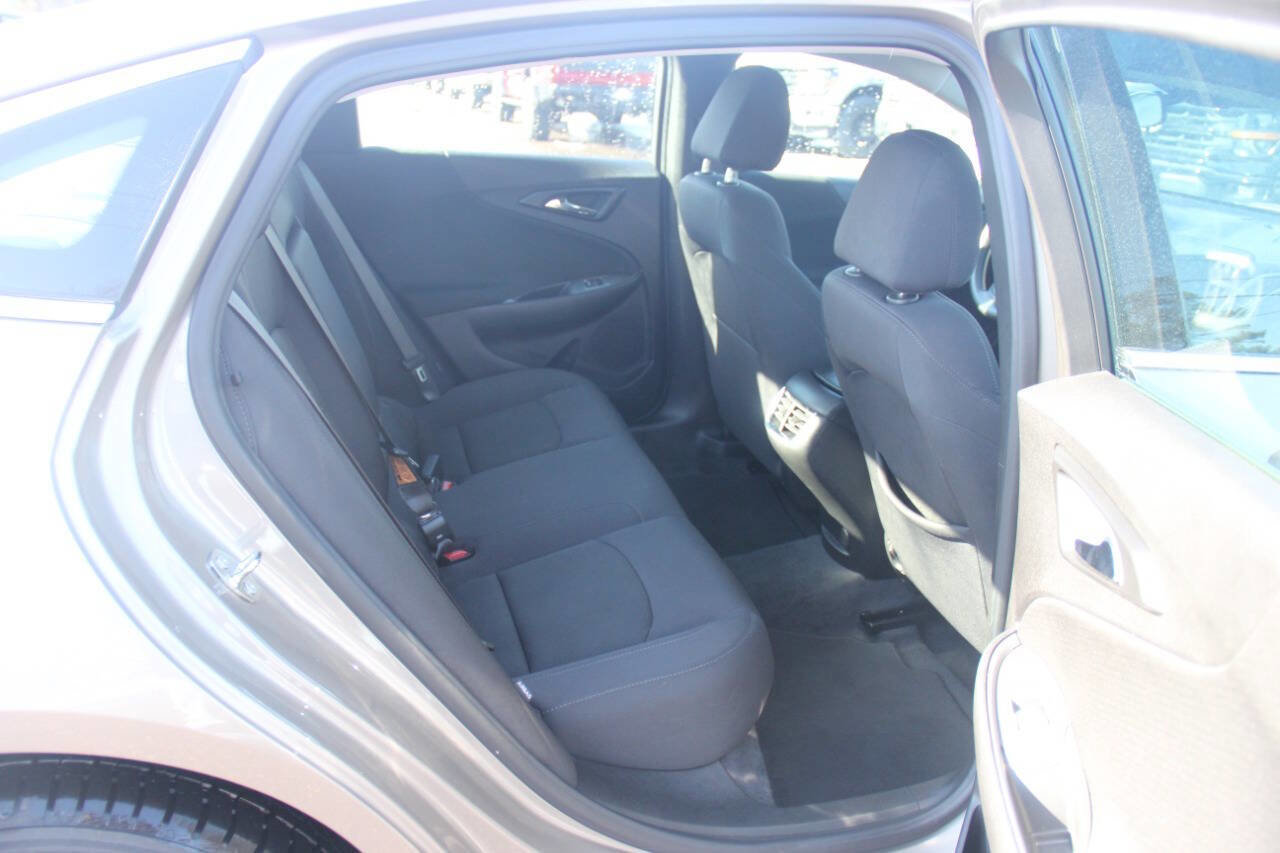 Used 2024 Chevrolet Malibu LT image 11