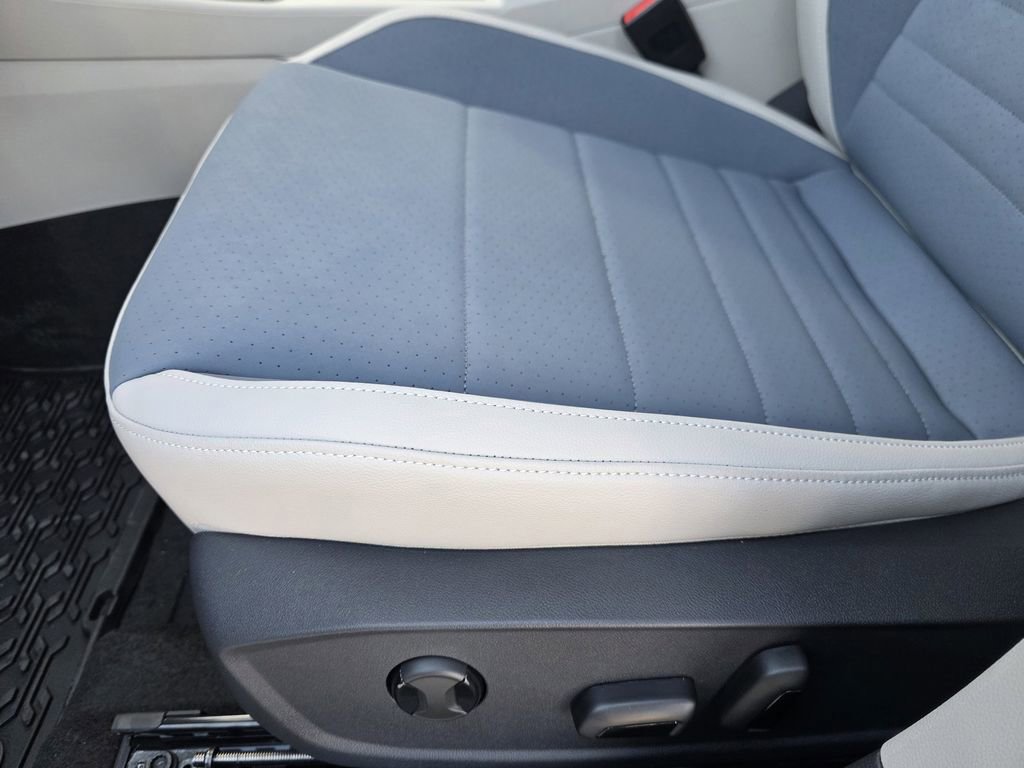 New 2026 Volkswagen Jetta SE FWD image 18