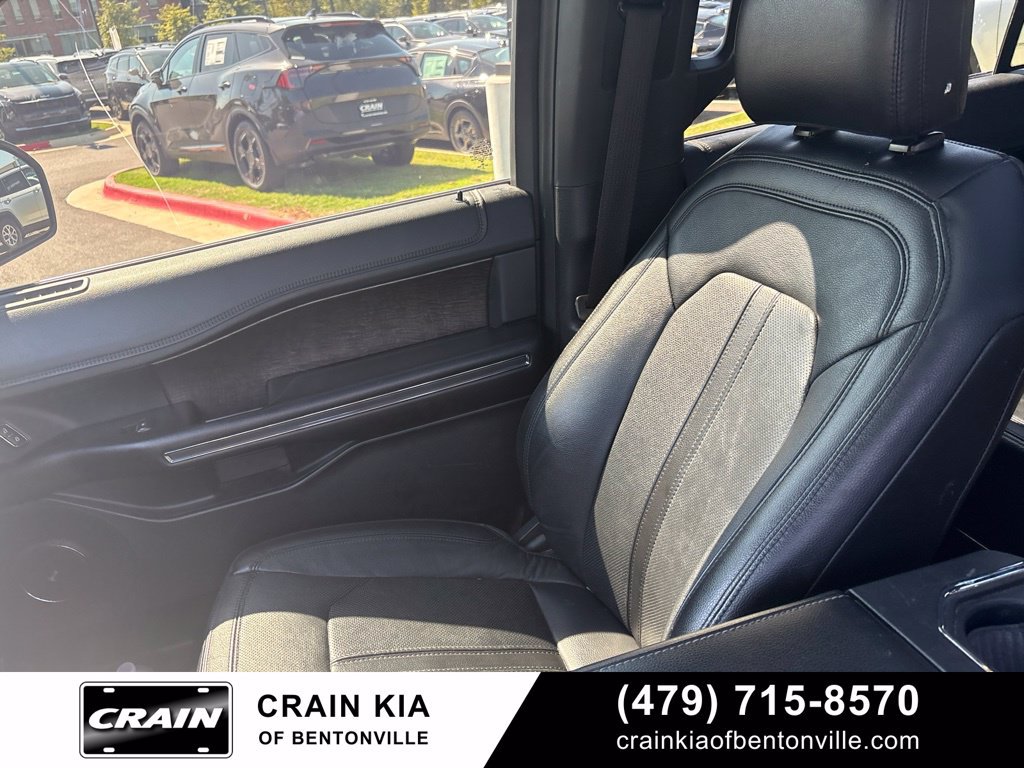 Used 2020 Ford Expedition Limited RWD image 18