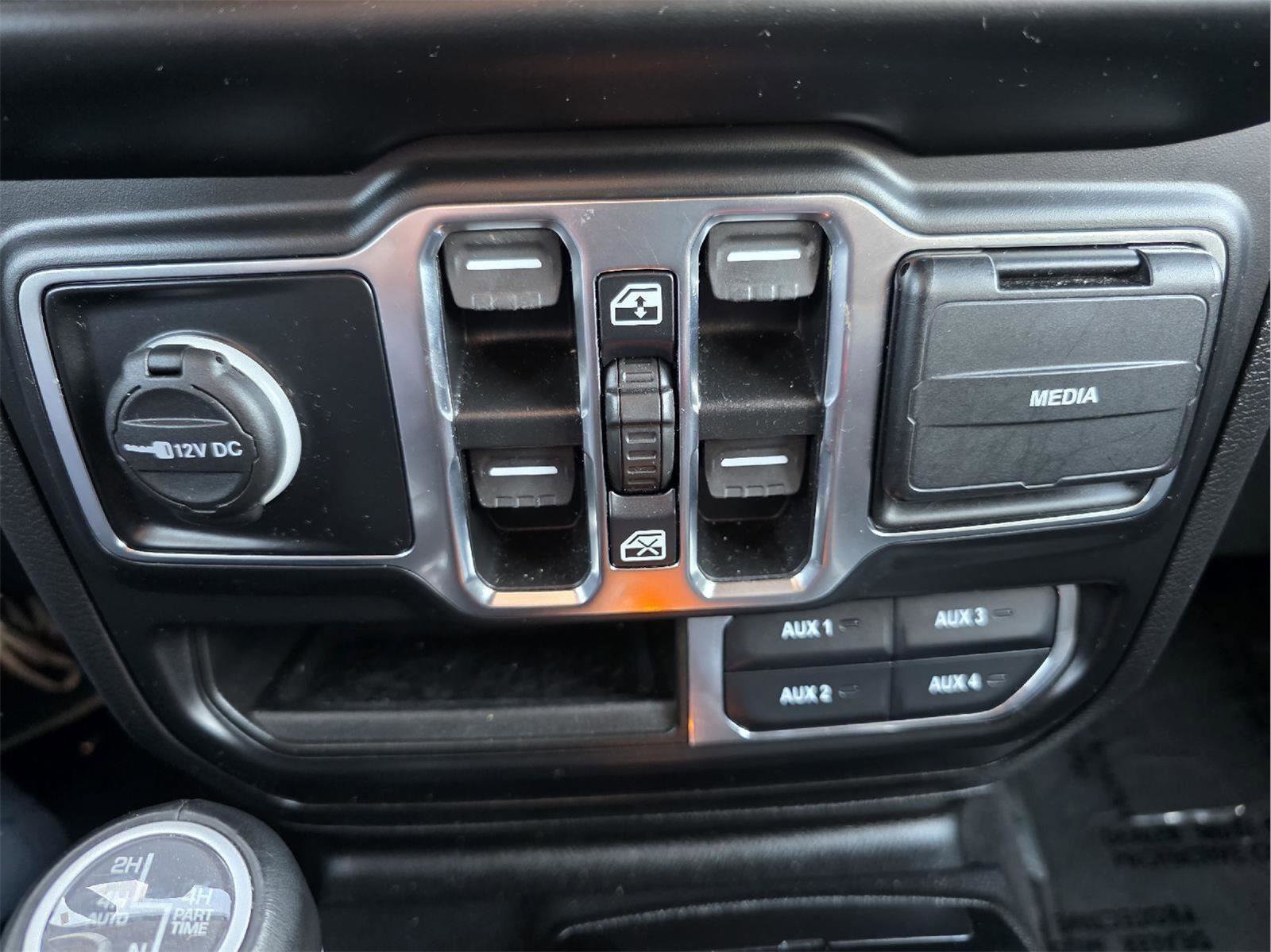 Used 2021 Jeep Wrangler Unlimited Sahara w/ Cold Weather Group image 19