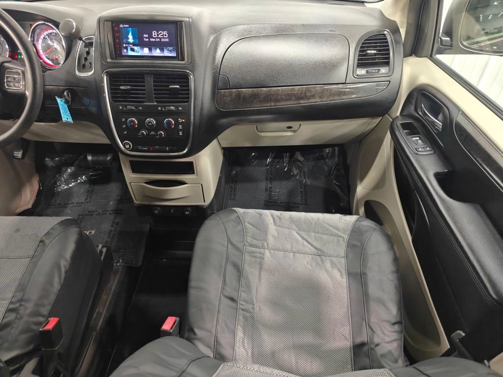 Used 2012 Dodge Grand Caravan SXT FWD image 24