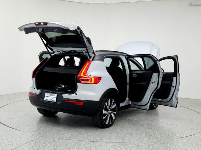 Certified 2022 Volvo XC40 P8 Recharge Plus image 11