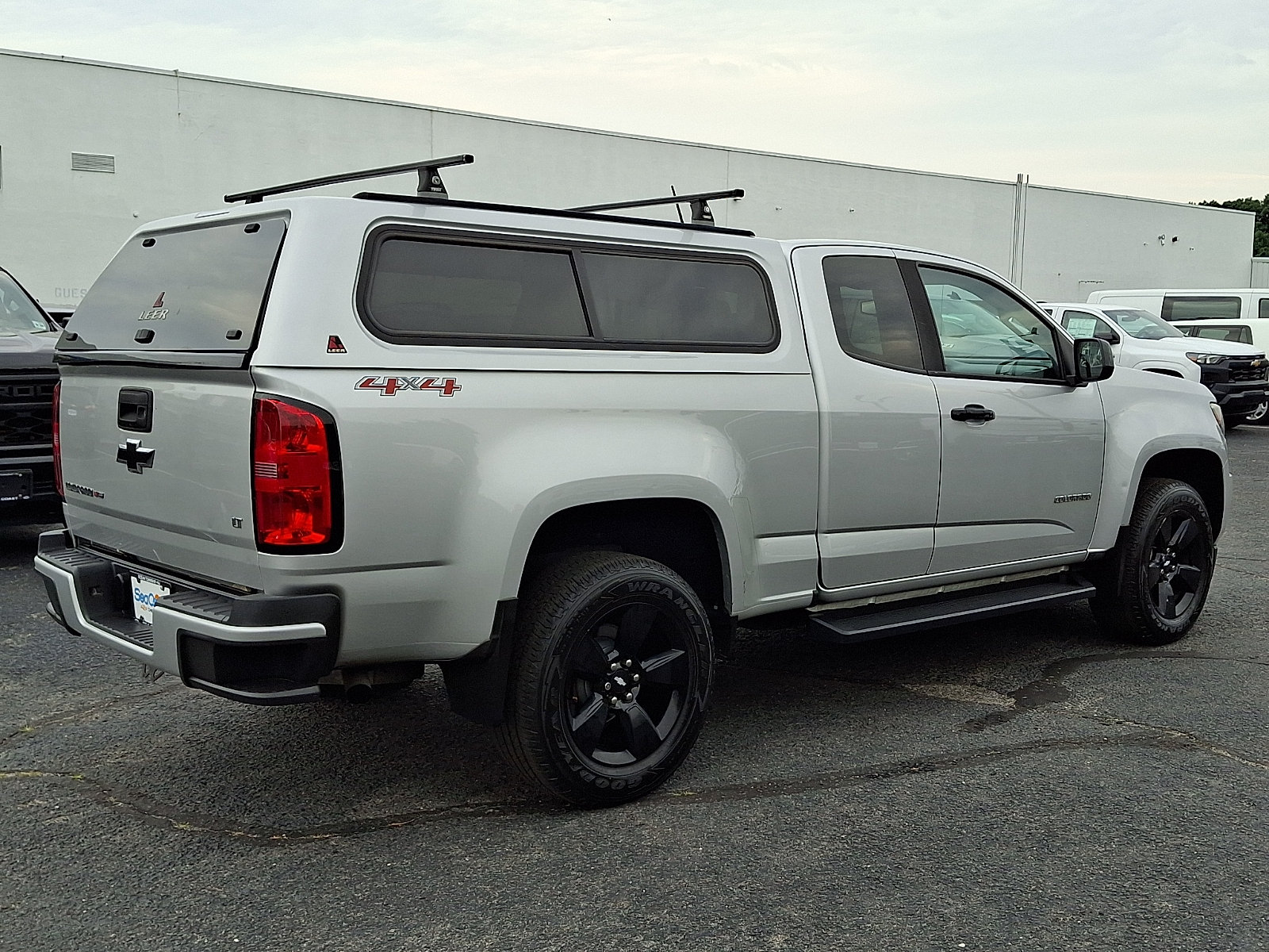Used 2017 Chevrolet Colorado LT AWD/4WD image 7