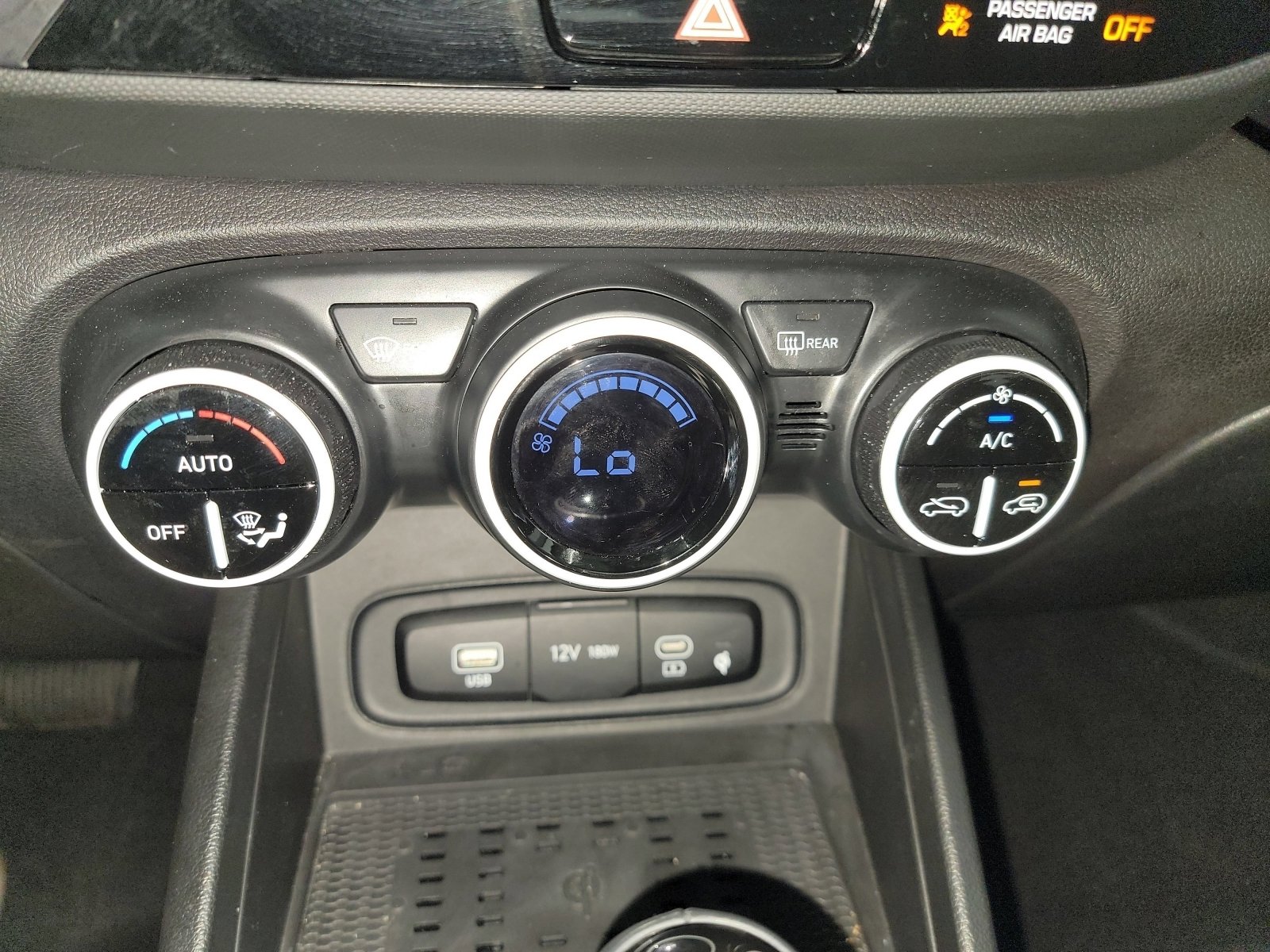 Used 2023 Hyundai Venue Limited FWD image 22