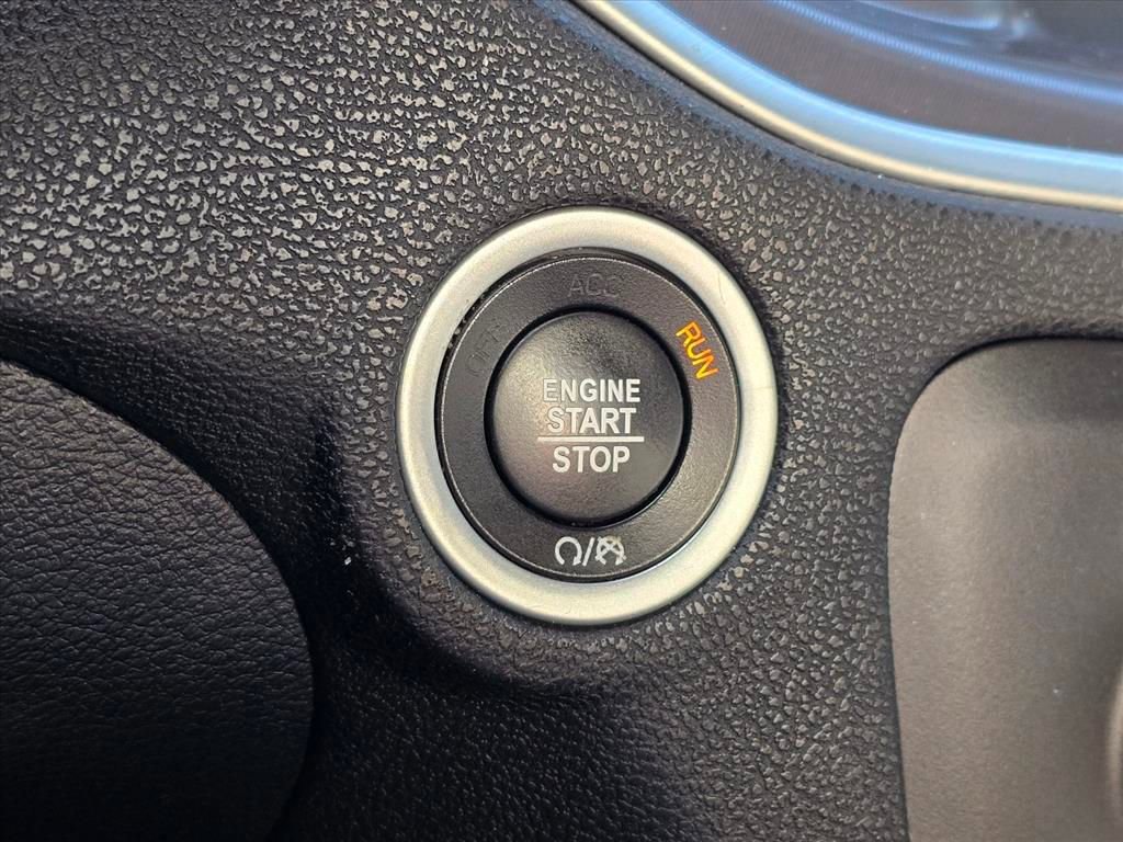 Used 2022 Dodge Charger SXT RWD image 17