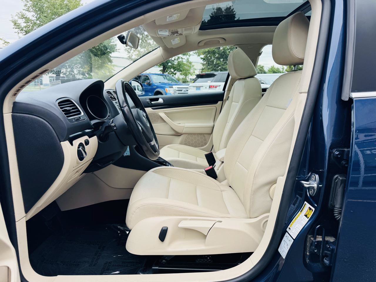 Used 2014 Volkswagen Jetta SE FWD image 12