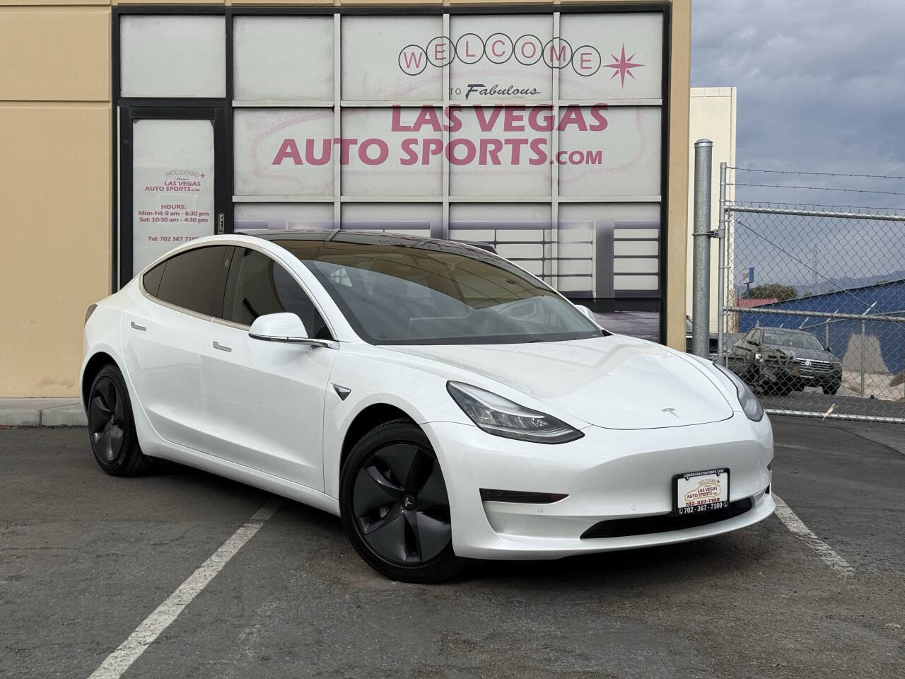 Used 2020 Tesla Model 3 Standard Range Plus image 2