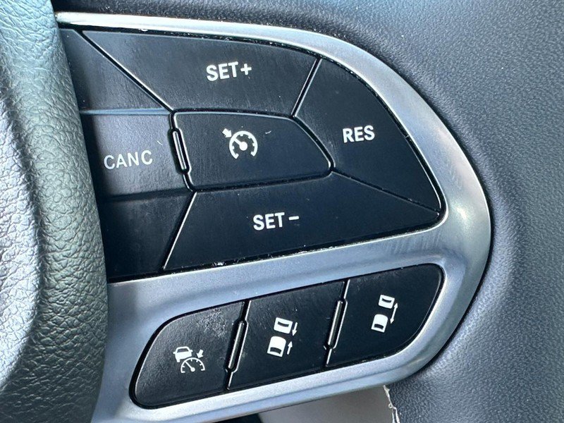 Used 2022 Chrysler Pacifica Touring-L FWD image 23