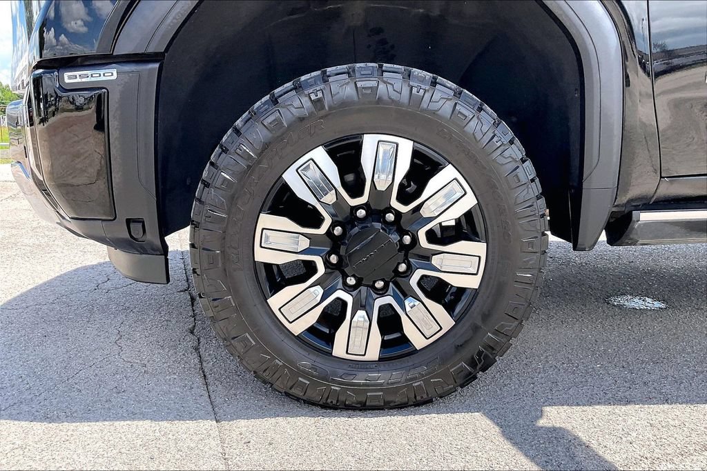 Used 2024 GMC Sierra 3500 Denali w/ Denali Reserve Package AWD/4WD image 35