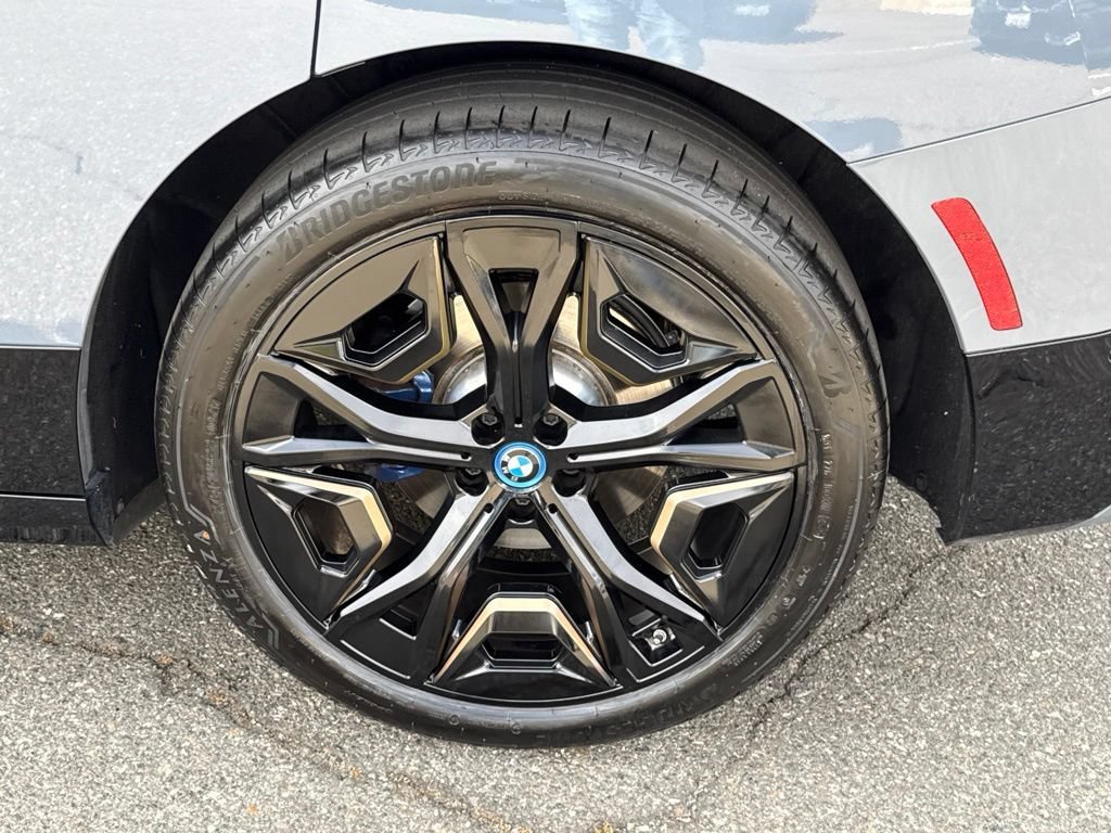 Used 2023 BMW iX M60 AWD/4WD image 14