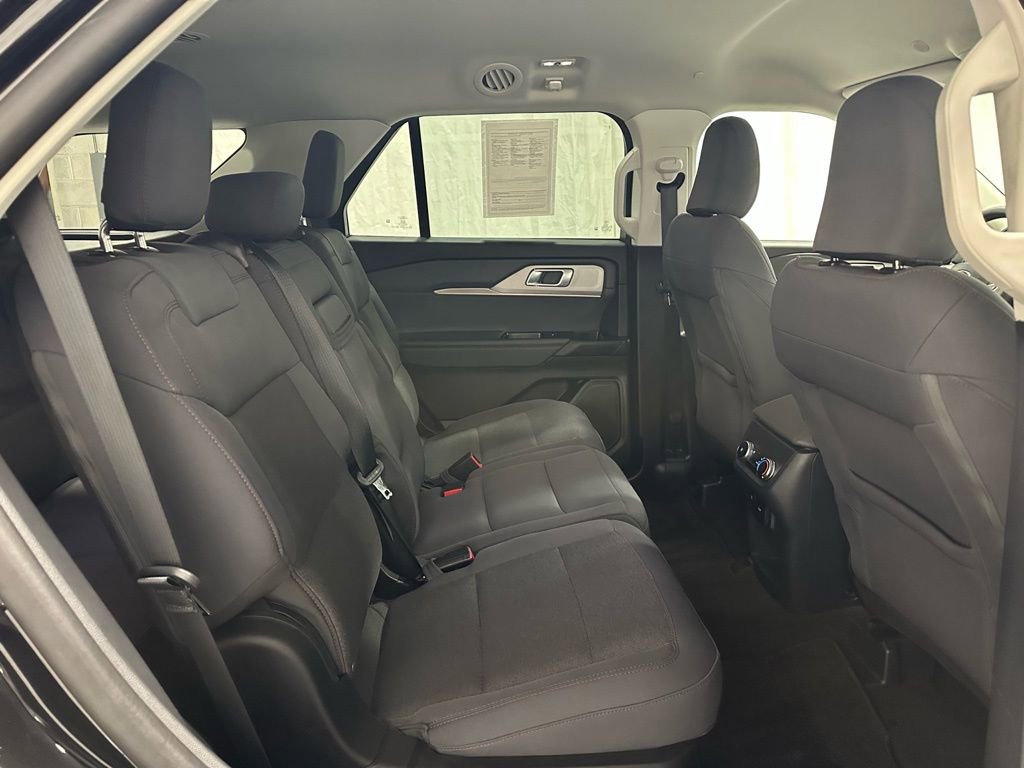 Used 2025 Ford Explorer Active AWD/4WD image 52