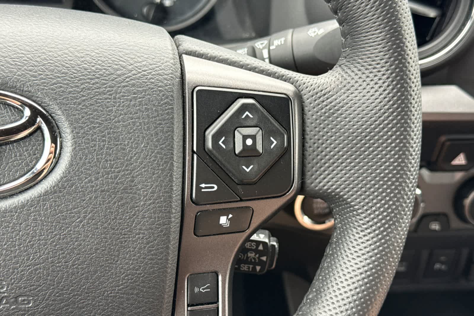 Used 2023 Toyota Tacoma TRD Sport w/ Advanced Technology Package AWD/4WD image 27