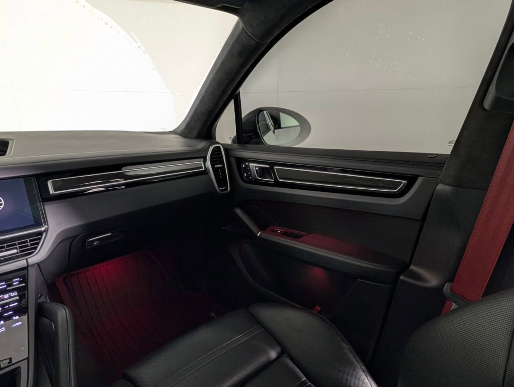 Used 2023 Porsche Cayenne GTS AWD/4WD image 21