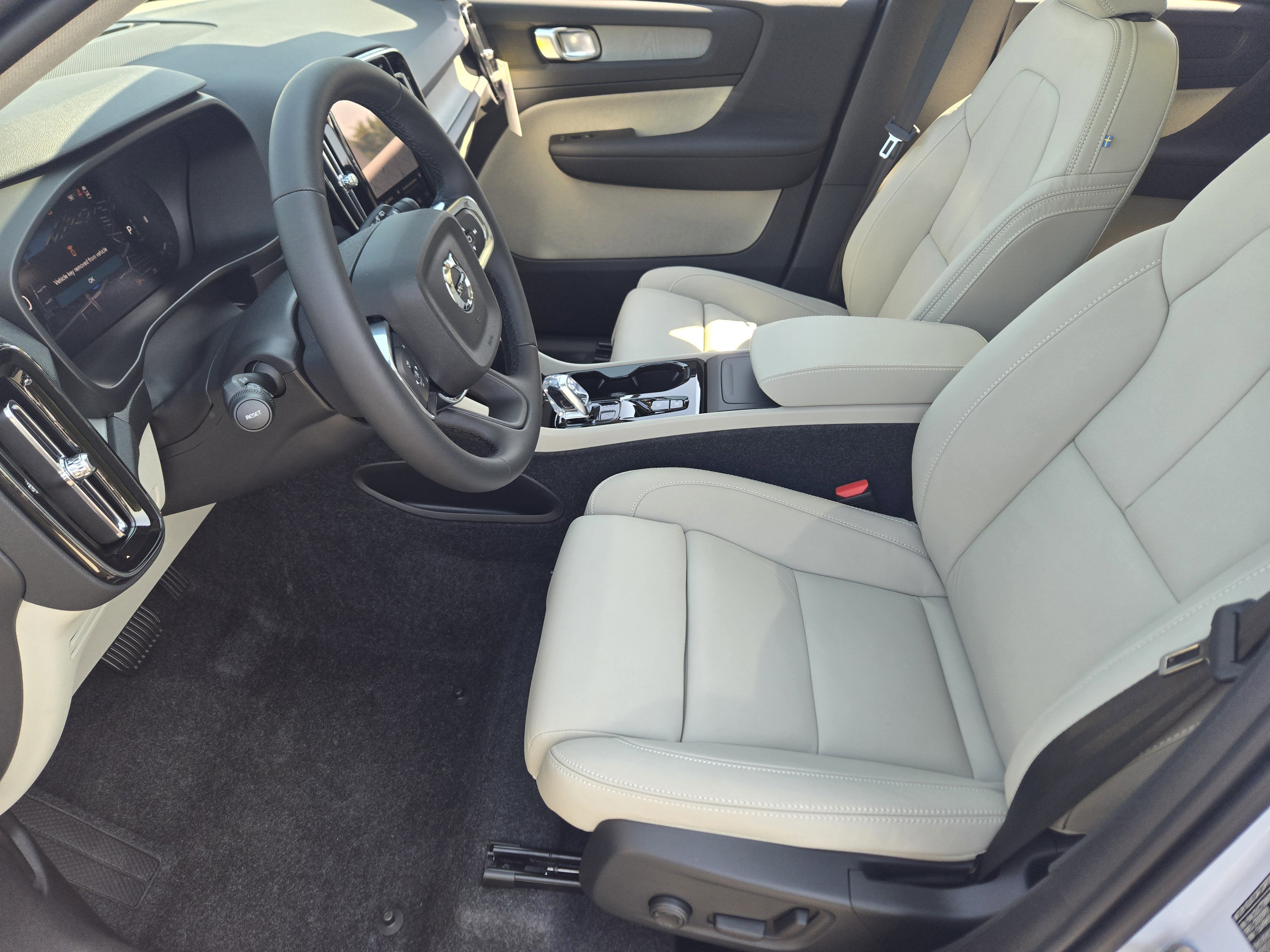 New 2026 Volvo XC40 B5 Plus w/ Protection Package Premier image 16