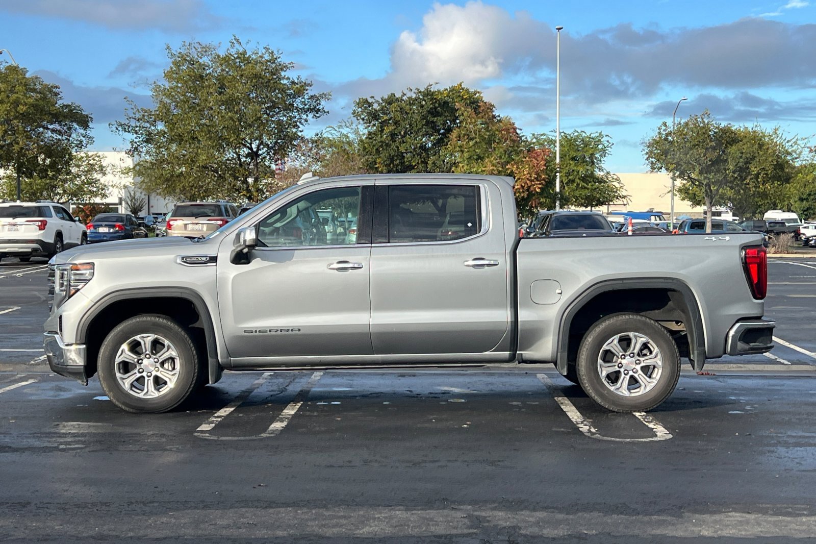 Used 2024 GMC Sierra 1500 SLT image 7