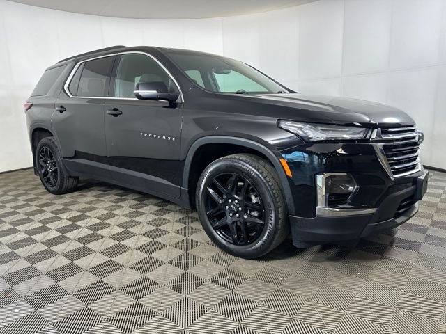 Used 2022 Chevrolet Traverse LT FWD image 2