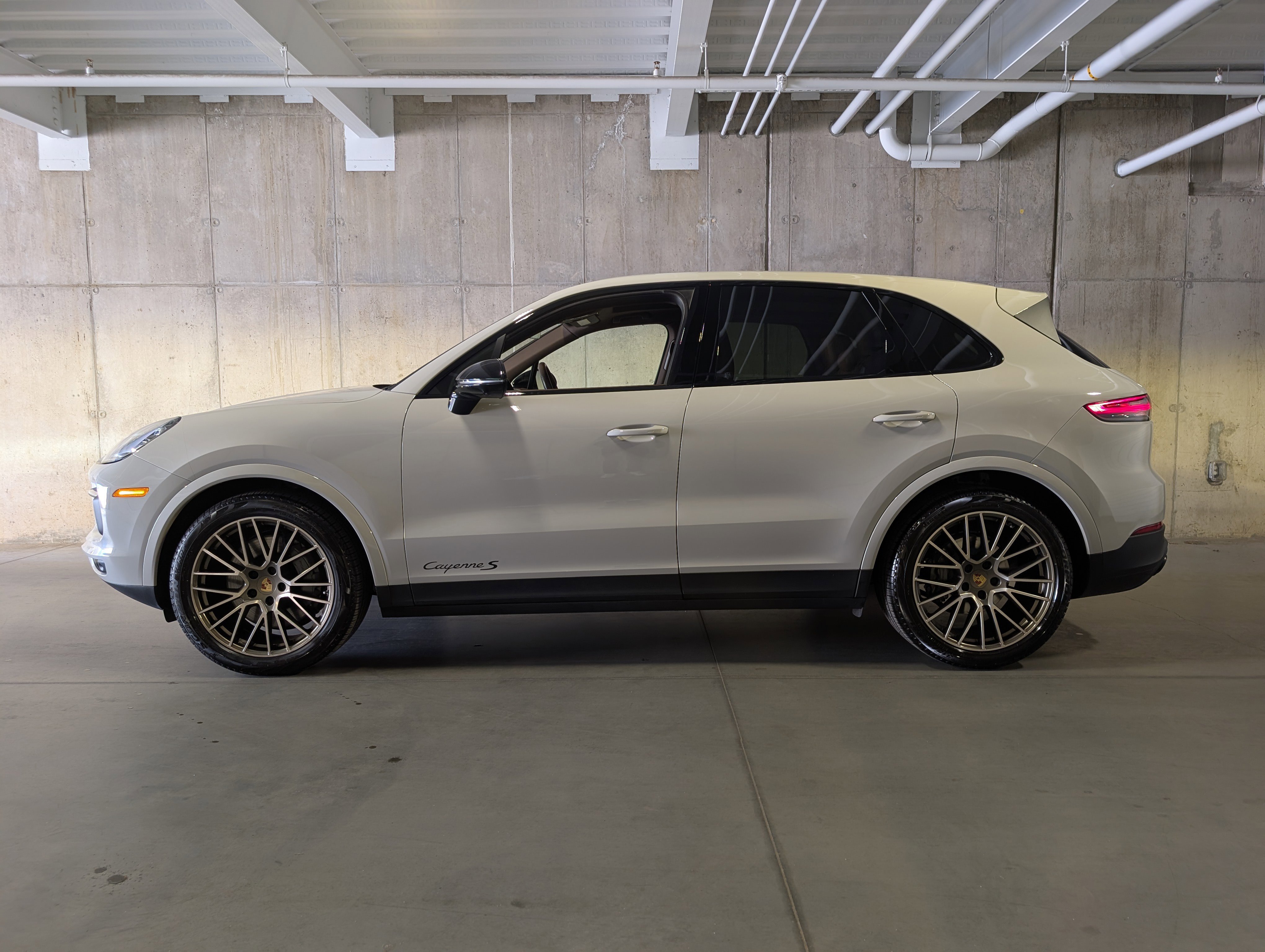 Certified 2023 Porsche Cayenne S Platinum AWD/4WD image 2