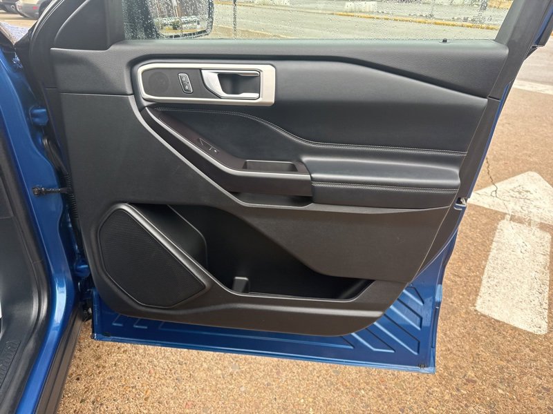 Used 2020 Ford Explorer XLT w/ Equipment Group 202A image 21