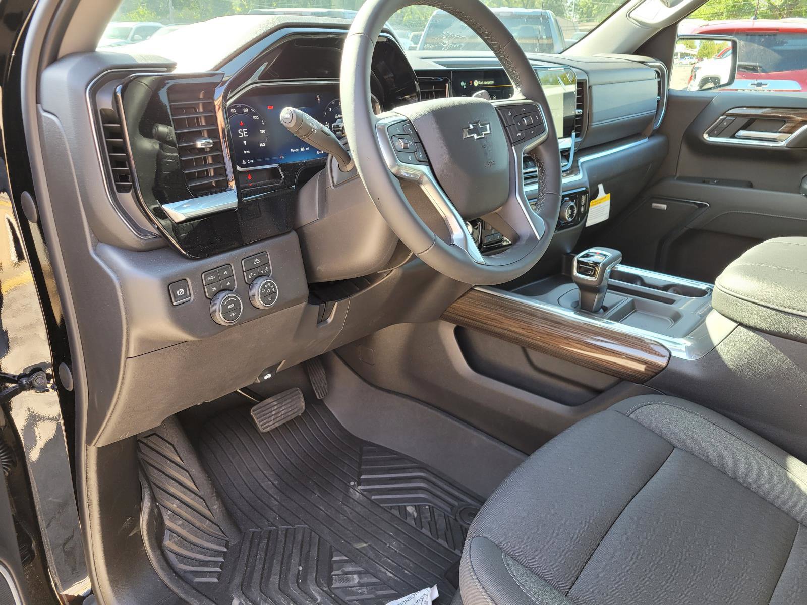 New 2026 Chevrolet Silverado 1500 LT Trail Boss w/ Convenience Package II AWD/4WD image 11