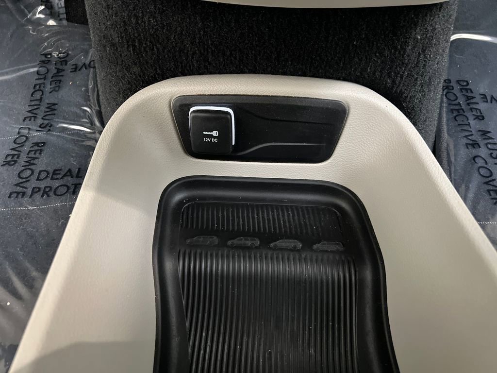 Used 2024 Chrysler Pacifica Touring-L image 50