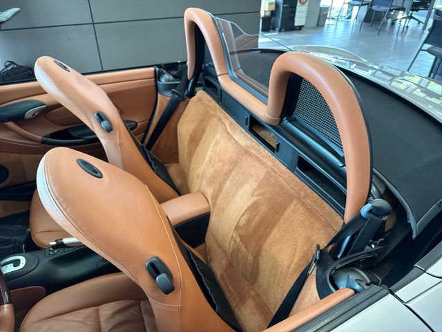 Used 2003 Porsche Boxster RWD image 16