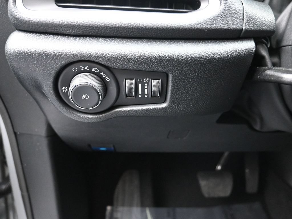 New 2026 Chrysler Pacifica Select FWD image 13