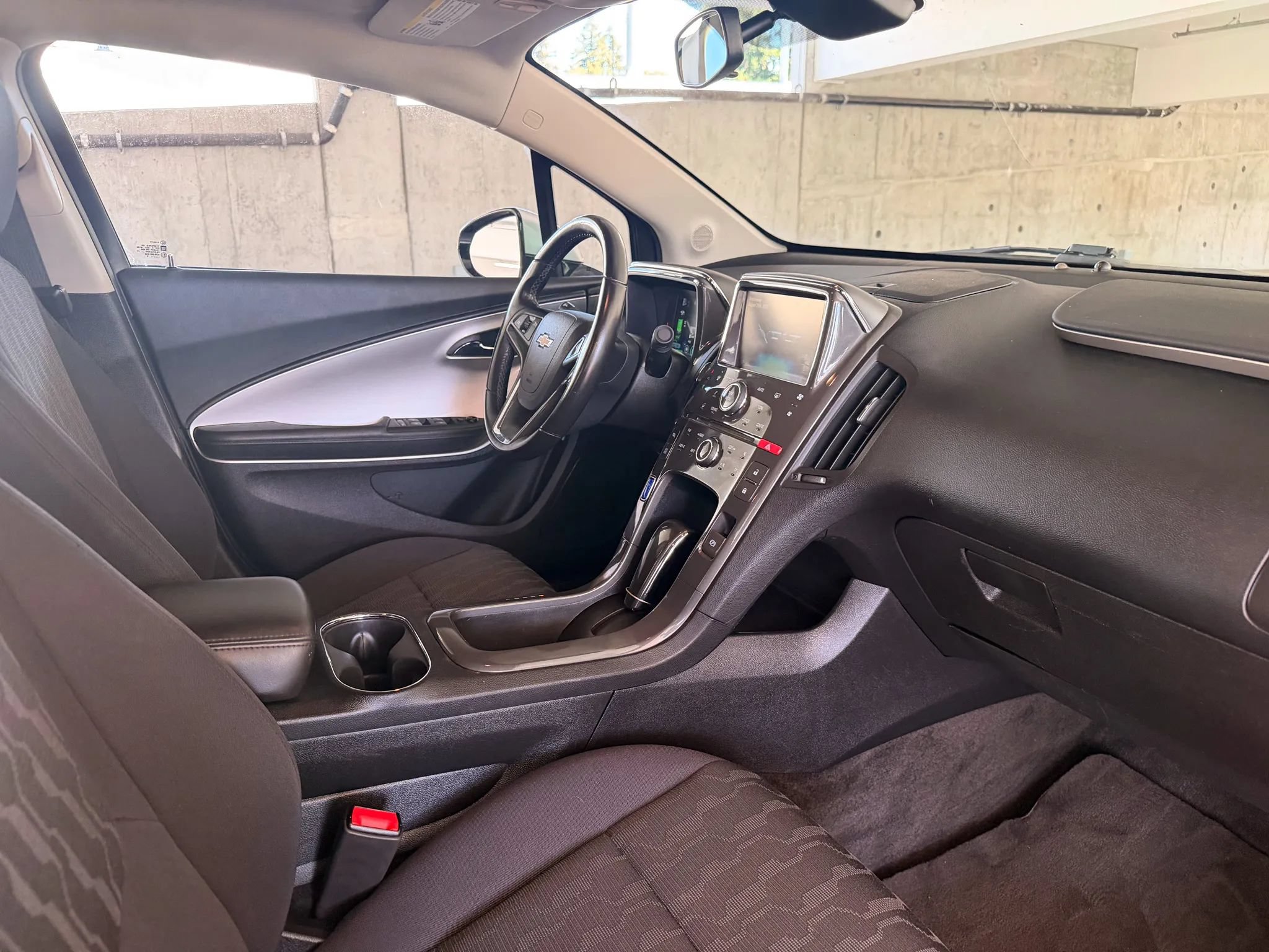 Used 2015 Chevrolet Volt FWD image 22