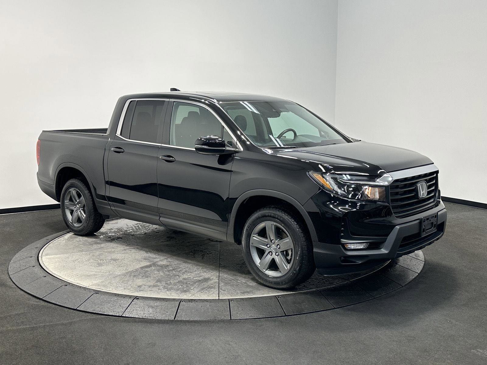 Certified 2023 Honda Ridgeline RTL image 2