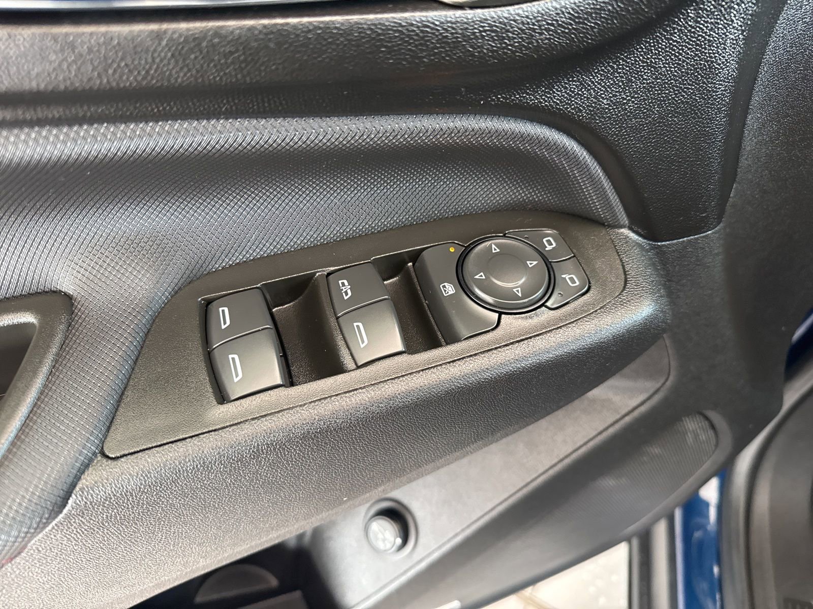 Used 2022 Chevrolet Equinox RS w/ RS Leather Package image 18