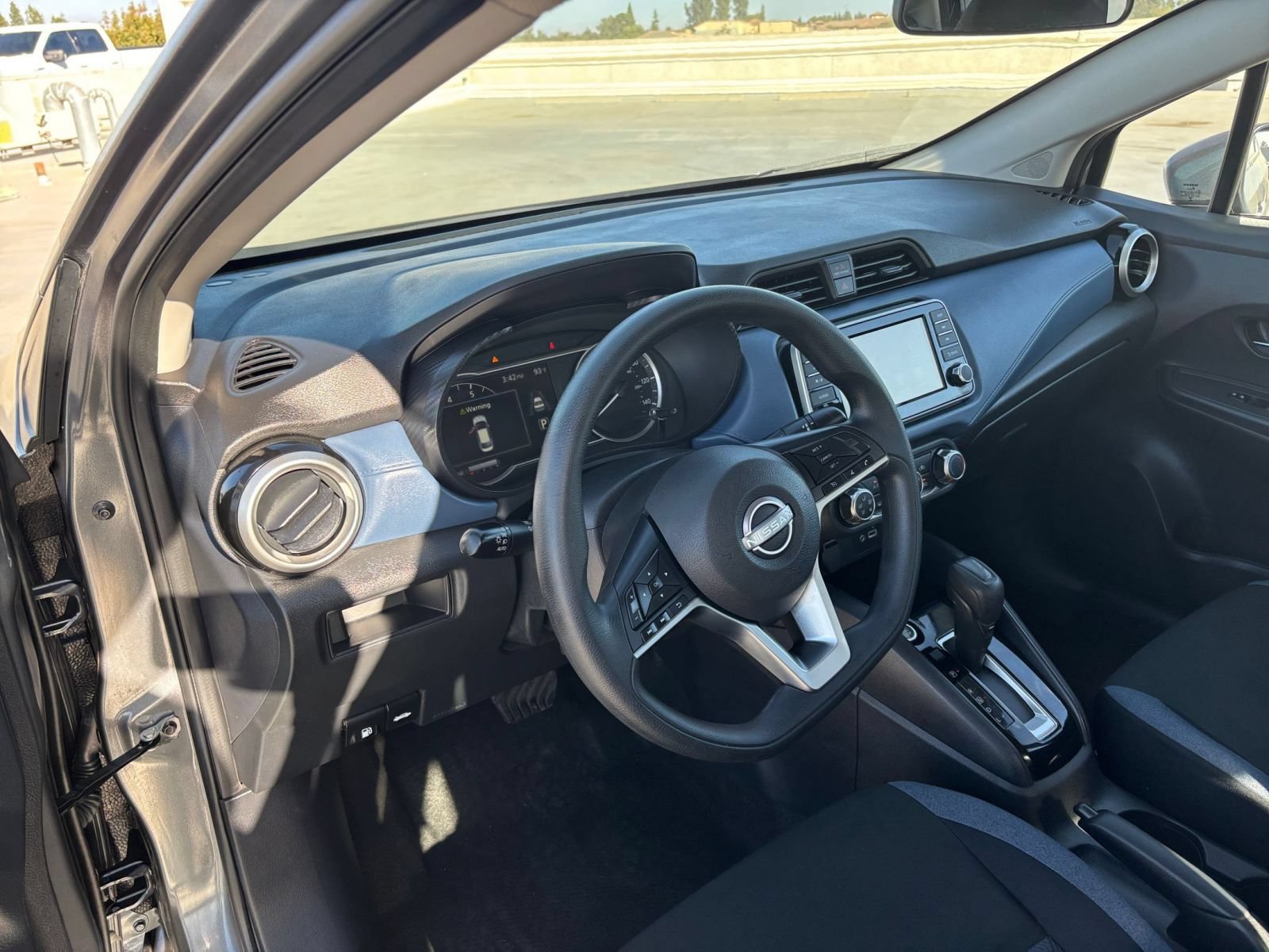 Used 2025 Nissan Versa SV FWD image 31