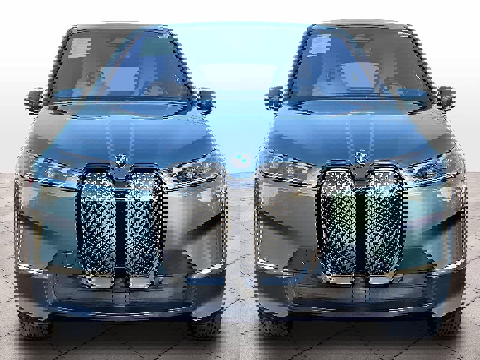 Used 2025 BMW iX xDrive50 w/ Convenience Package image 3