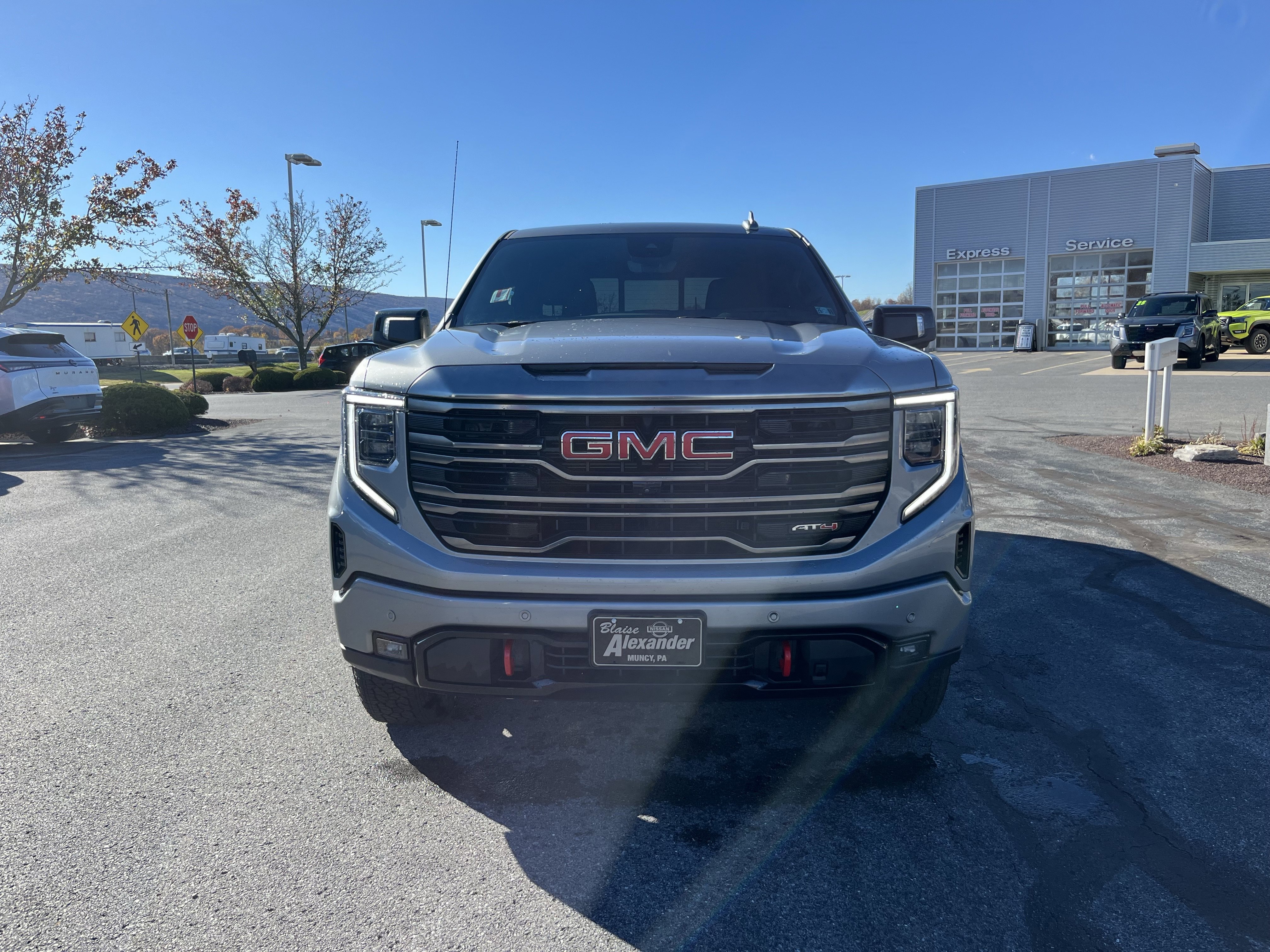 Used 2024 GMC Sierra 1500 AT4 w/ Technology Package image 10