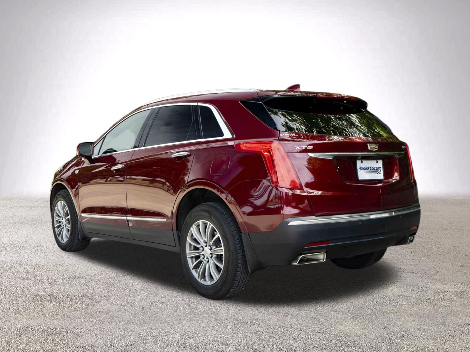 Used 2017 Cadillac XT5 Luxury w/ Driver Awareness Package FWD image 7