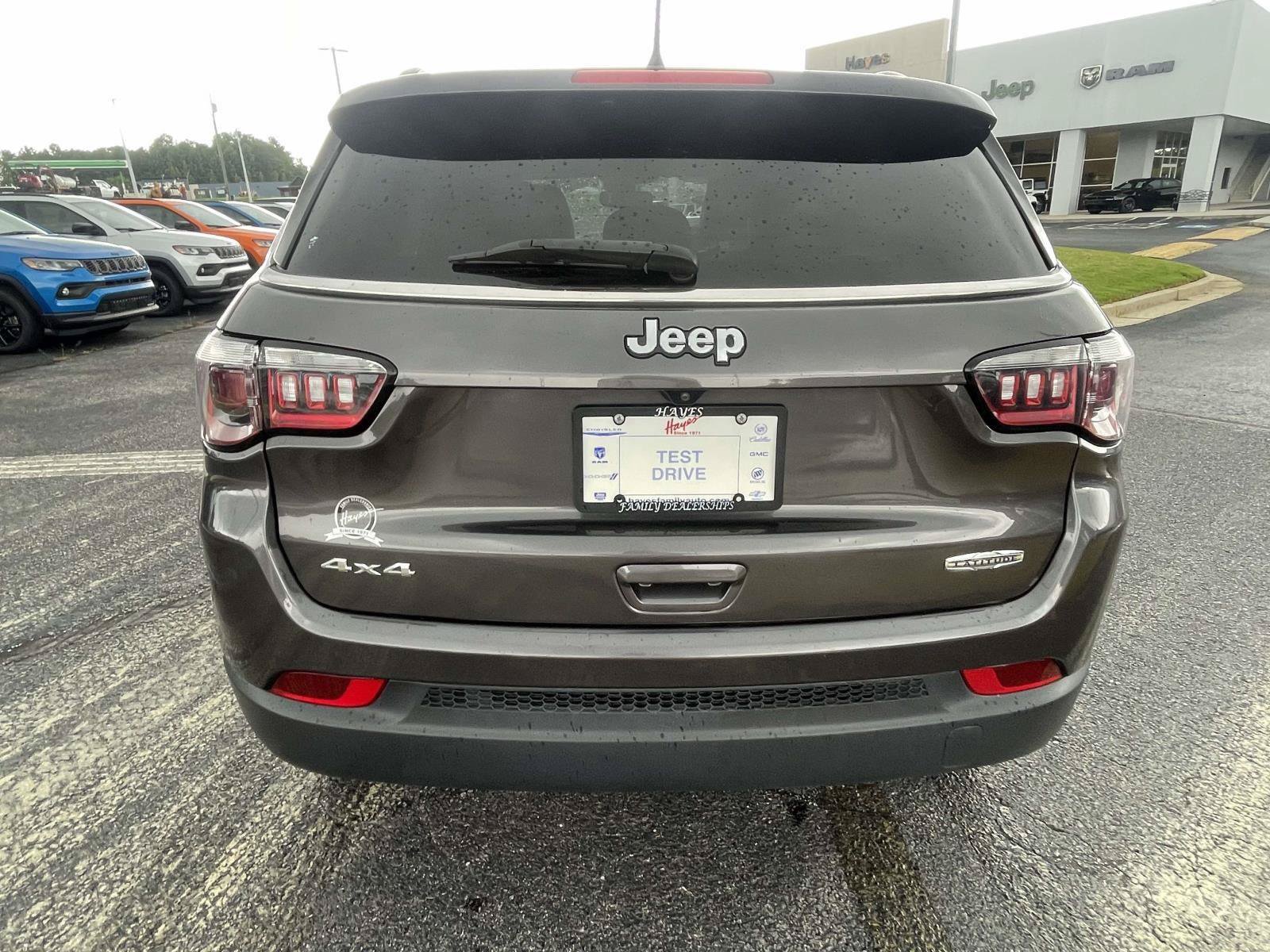 Used 2024 Jeep Compass Latitude AWD/4WD image 17